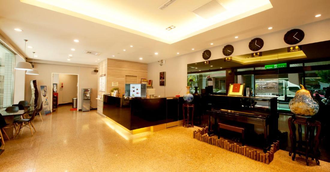 Fudi Hotel Taichung Exterior photo
